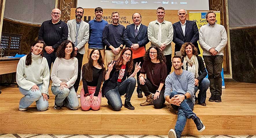 Participants i guanyador de la final del Concurs de Monòlegs del Club de la Ciència 2024